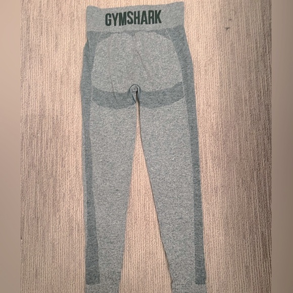 Gymshark compression heathered Green Leggings with Form-Fitting Design - Picture 1 of 6